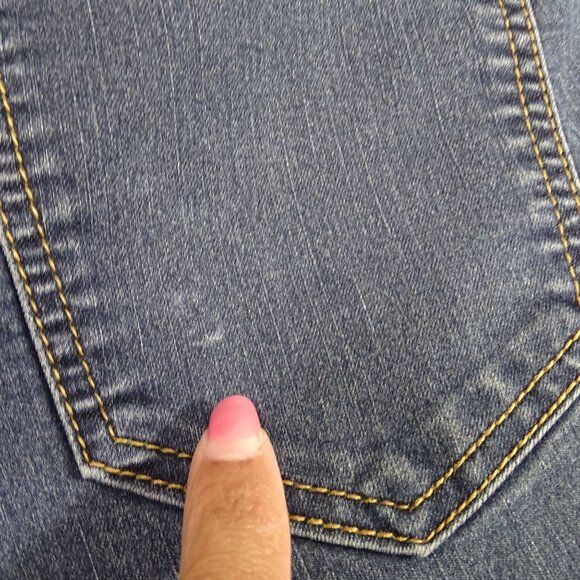 City Streets Blue Bermuda Crop Denim Jean Shorts Juniors Size 13 Cuffed Hem - Picture 10 of 12